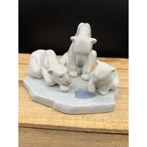 Lladro ‘Bearly Love’ Figurine #1443 Polar Bears On Ice